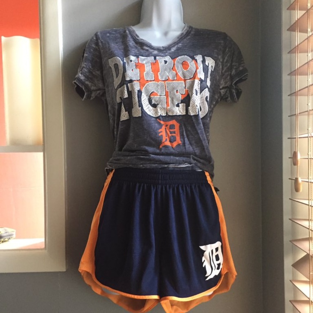 DETROIT TIGERS BUNDLE!!
